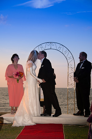 Cleveland's Elegance Captured Discover the Best Wedding Photographer